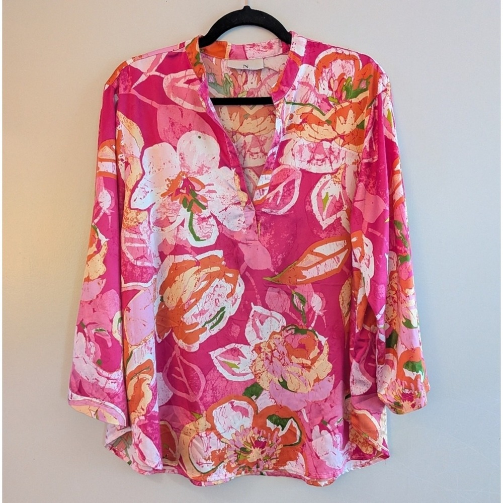 Natori Floral Boho Coastal Elegant V-Neck Blouse Pink Orange Watercolor Bloom - Picture 2 of 16